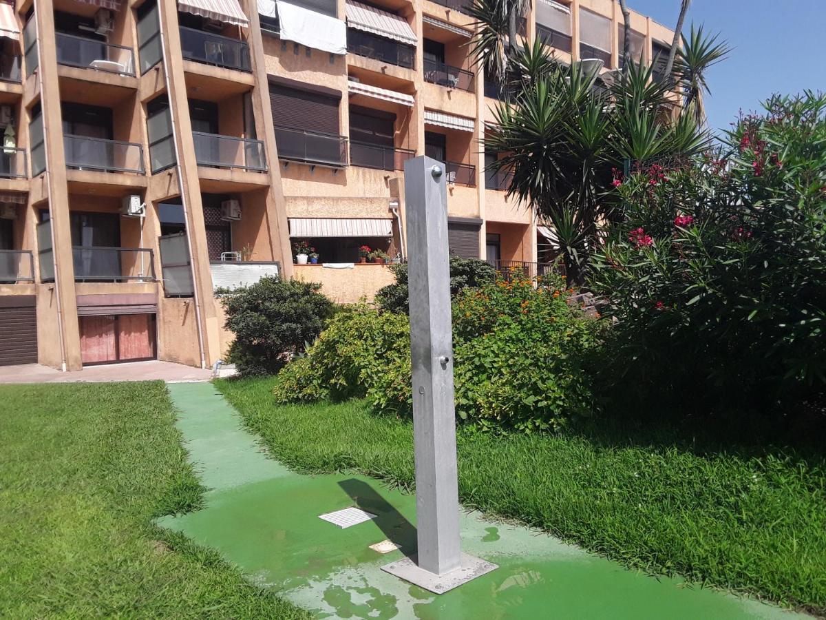 Appartement Studio les pieds dans l'eau à Santa-Lucia-di-Moriani Extérieur photo